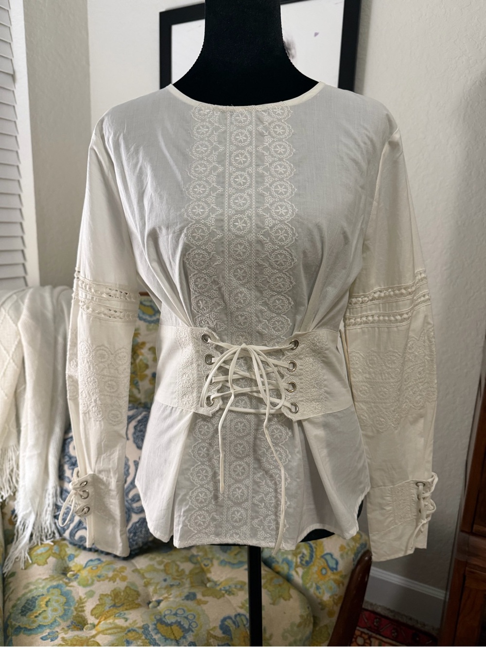 NWT AQUA Bloomingdales White Embroidered Corset Blouse M
